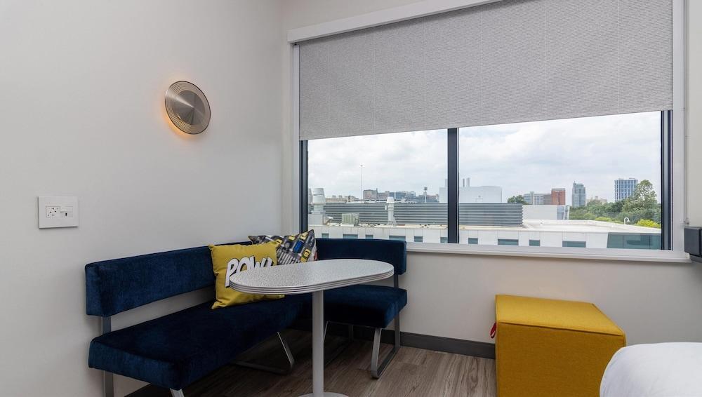 Aloft St. Louis Cortex Exterior photo